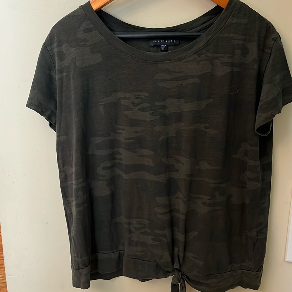 Sanctuary camo print too, size small